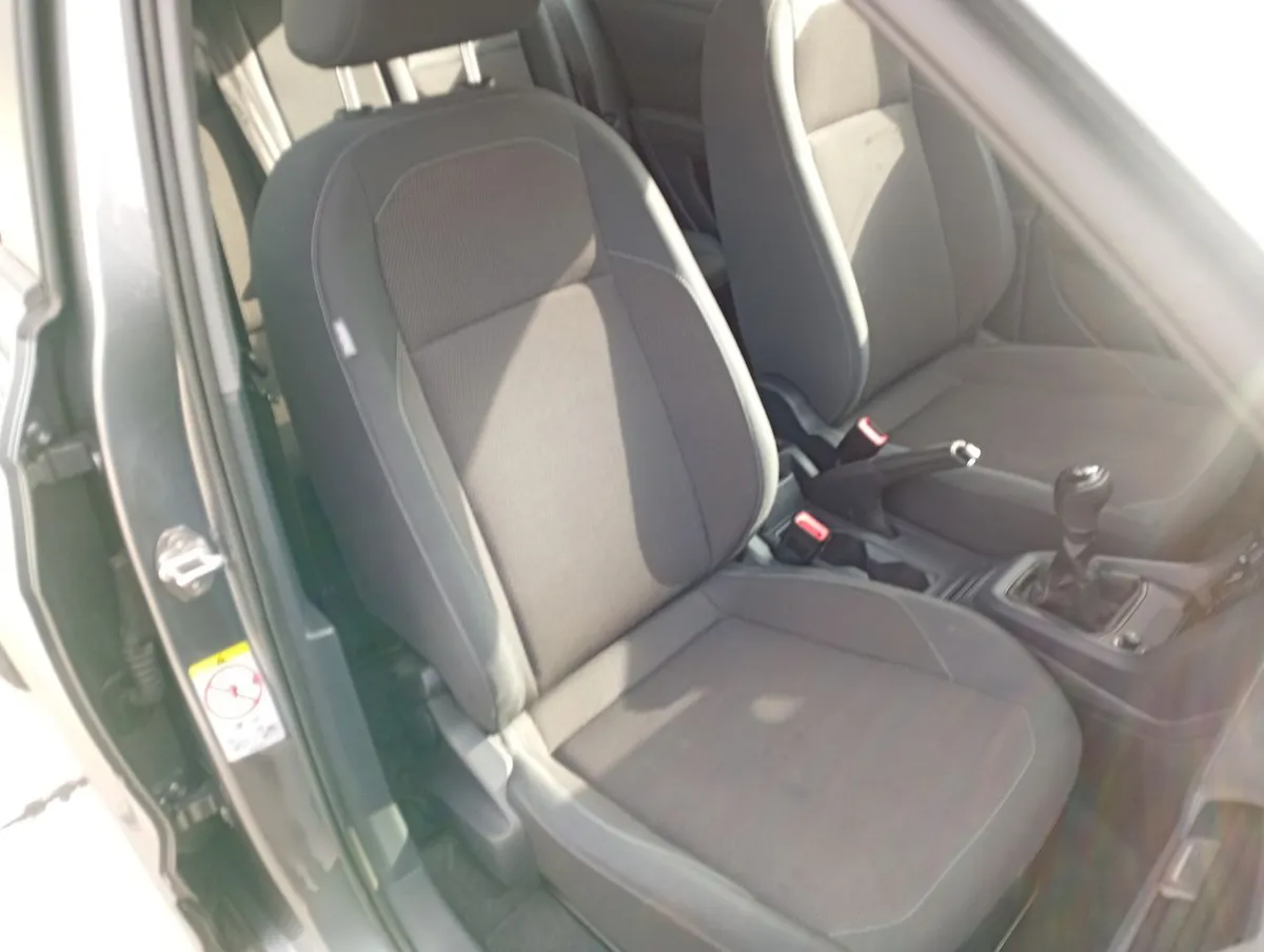 Volkswagen T-Cross 1.0 Tsi Trendline 4x2 5mt 5p año 2024