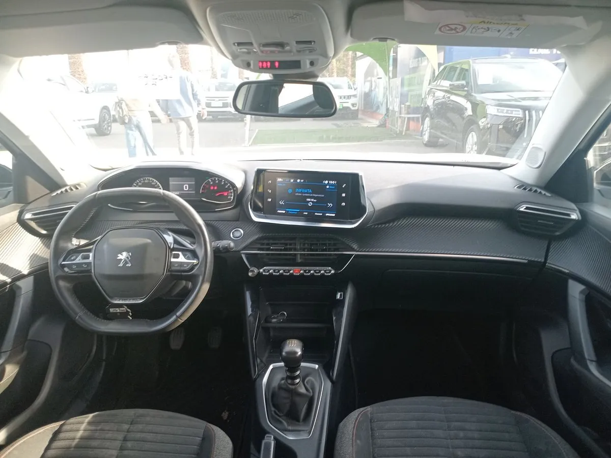 Peugeot 2008 1.2 Active Pack Puretech 130 4x2 Mt 5p año 2024
