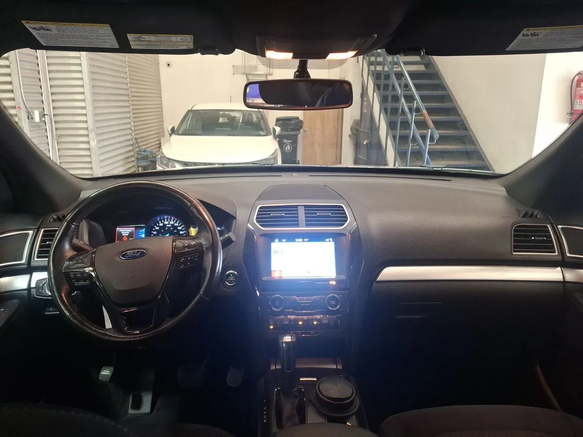 Ford Explorer 3.5 Xlt 4x2 3 Corridas At 5p año 2017