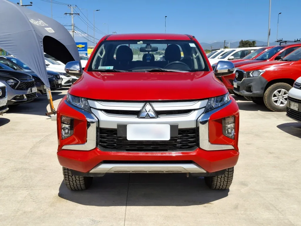 Mitsubishi L200 L200 Katana D/c 2.4 Tdi Mt Crt 4x4 año 2023
