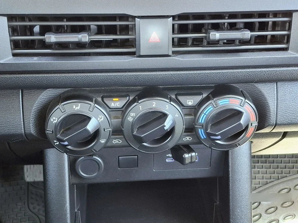 Mitsubishi L200 L200 Katana D/c 2.4 Tdi Mt Xrt 4x4 año 2024
