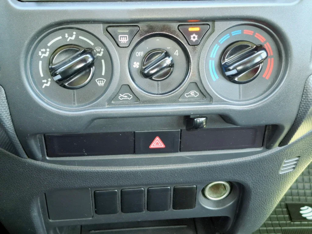 Mitsubishi L200 L200 Katana D/c 2.4 Tdi Mt Crt 4x4 año 2023