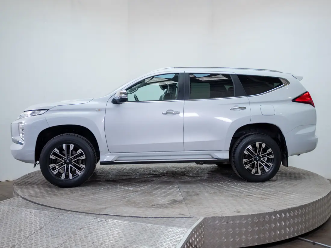 Mitsubishi Montero Sport 3.0 At 4x2 año 2024