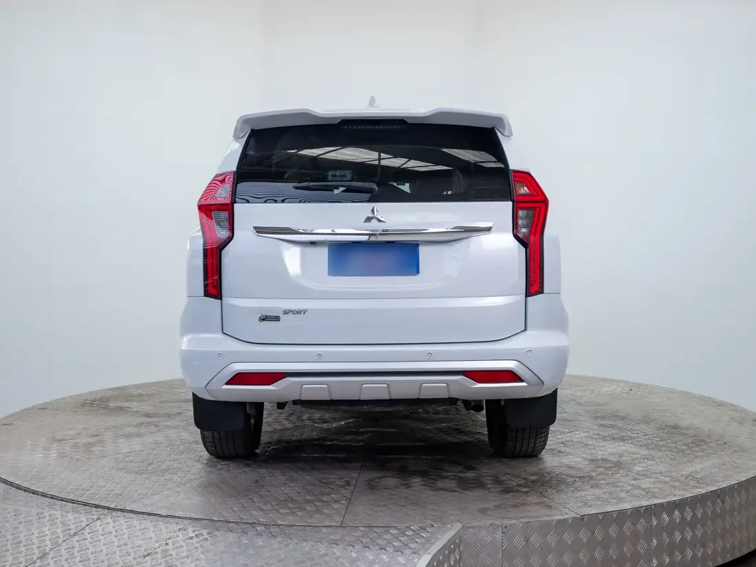Mitsubishi Montero Sport 3.0 At 4x2 año 2024