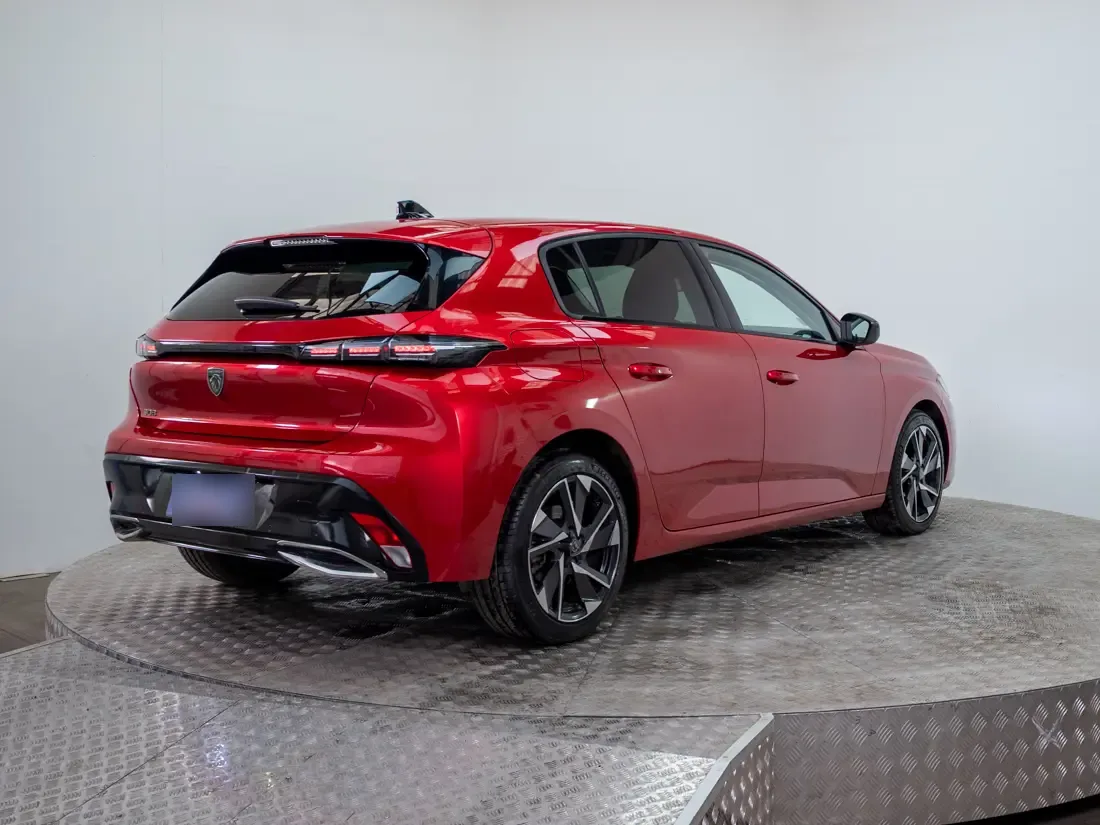 Peugeot 308 1.2 Allure Pack Puretech 130hp At año 2024