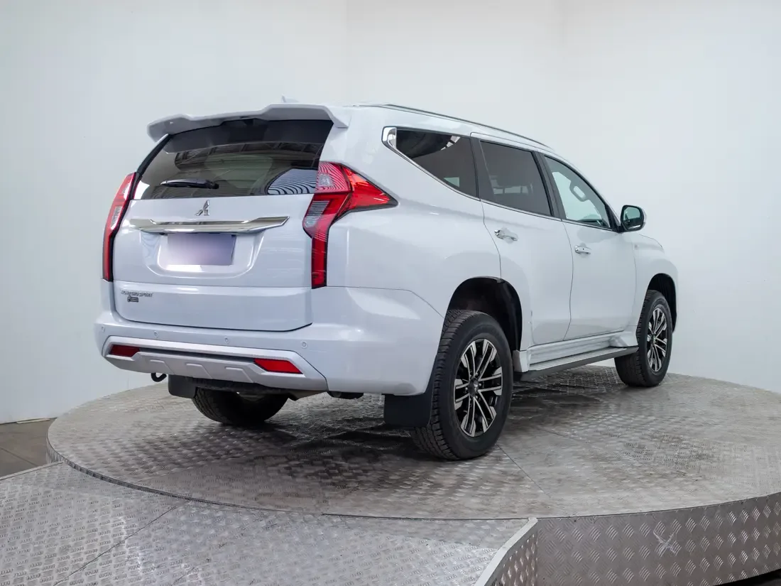 Mitsubishi Montero Sport 3.0 At 4x2 año 2024