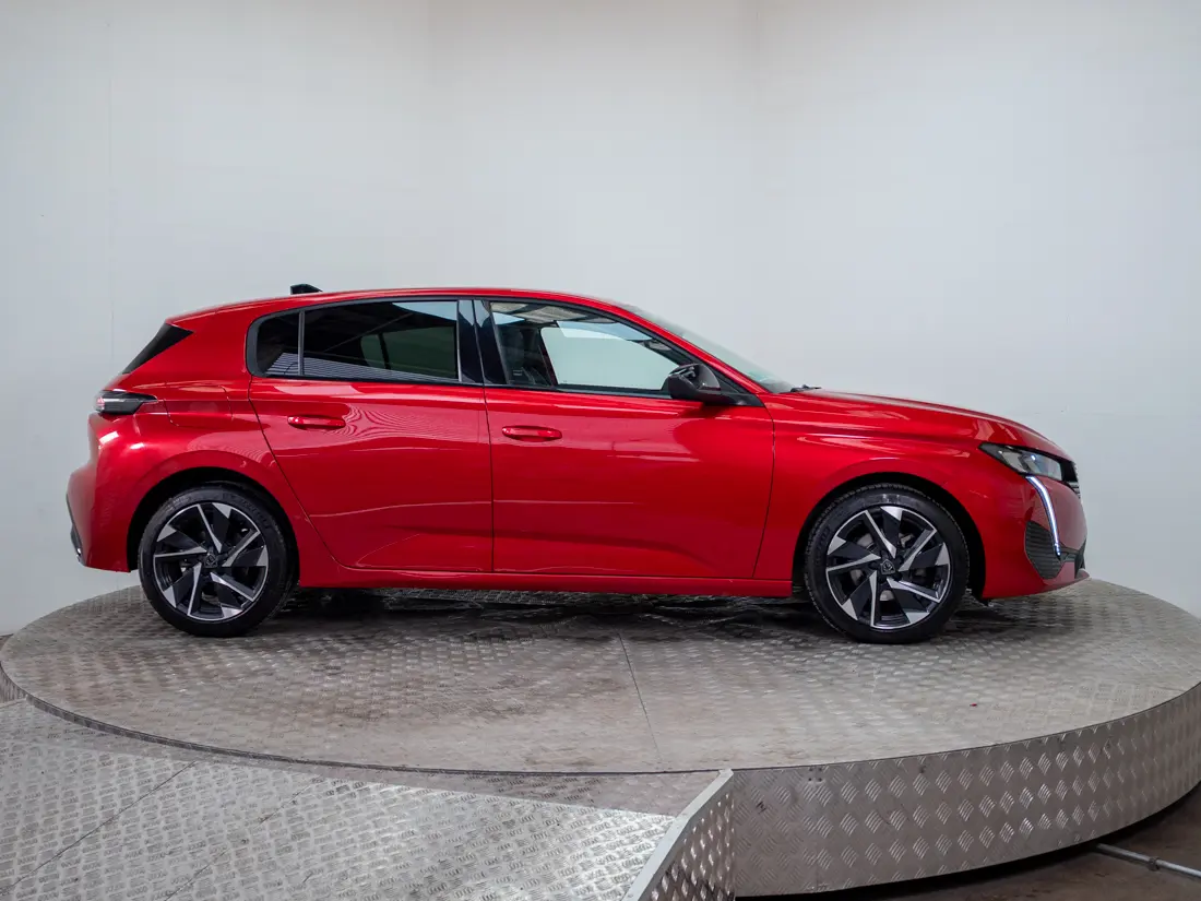 Peugeot 308 1.2 Allure Pack Puretech 130hp At año 2024