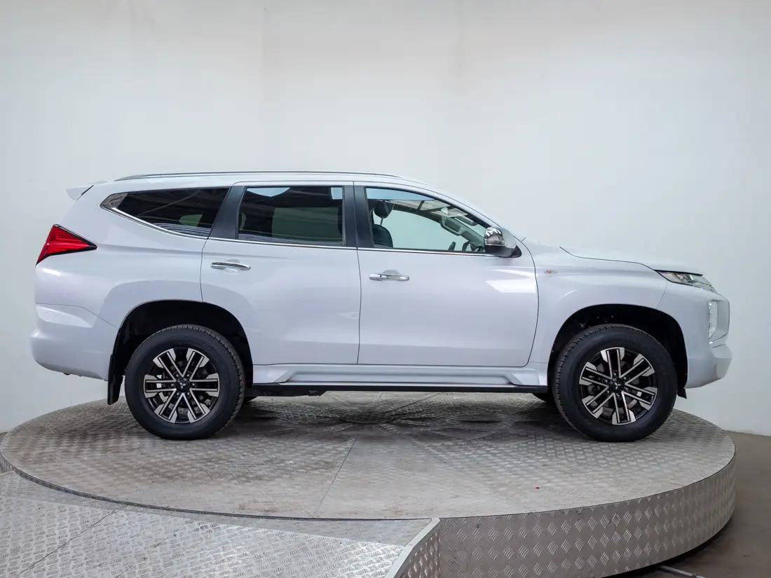 Mitsubishi Montero Sport 3.0 At 4x2 año 2024