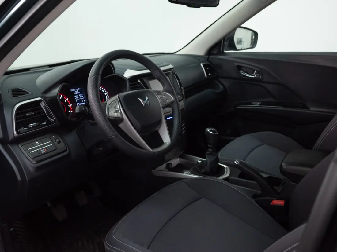 Mahindra Xuv300 1.2 Comfort Mt año 2024