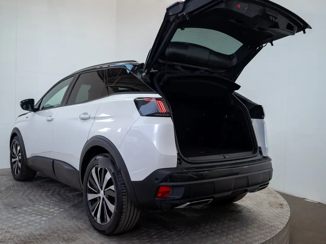 Peugeot 3008 1.6 Gt Puretech 180 At año 2024