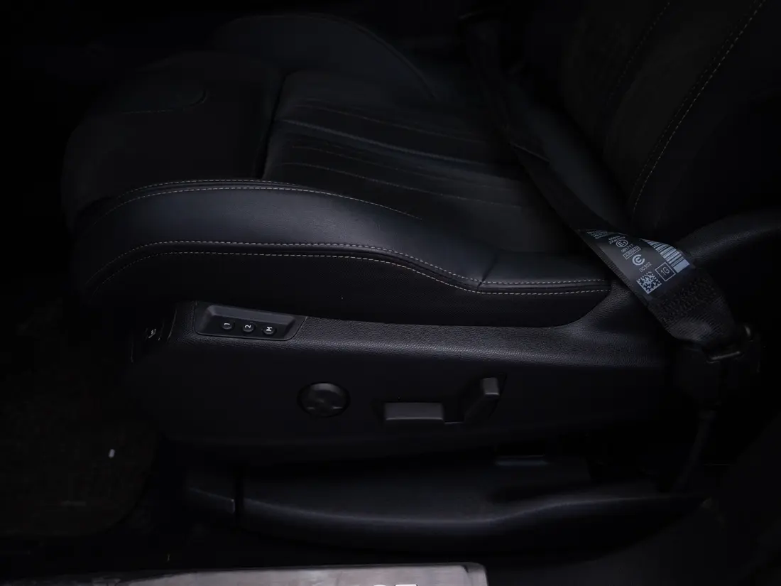 Peugeot 3008 1.6 Gt Puretech 180 At año 2024