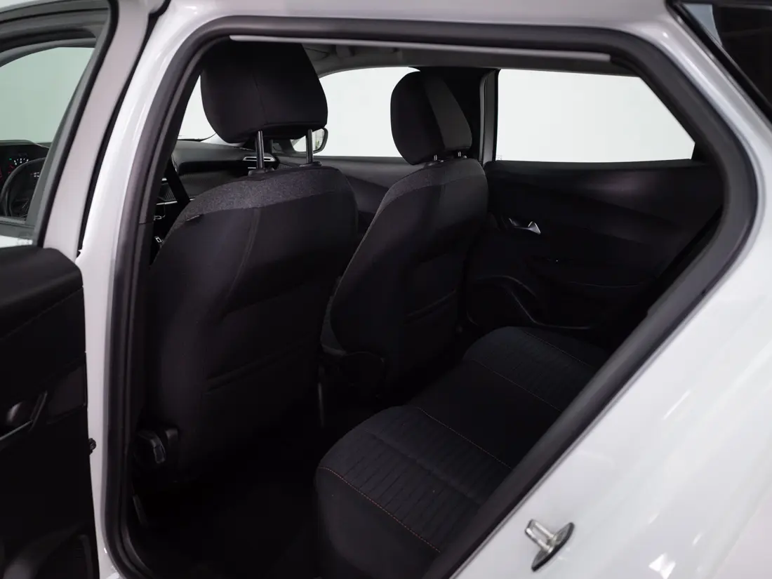 Peugeot Nuevo 2008 1.2 Active Pack Puretech 130 Mt año 2024