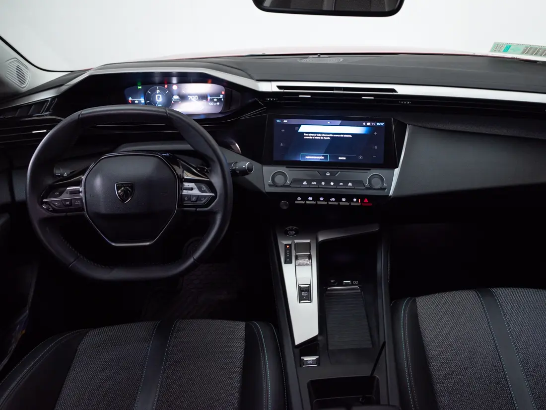 Peugeot 308 1.2 Allure Pack Puretech 130hp At año 2024