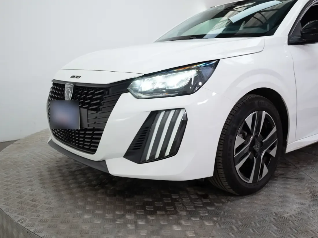 Peugeot 208 Mca Active Gasolina 100hp Mt año 2026