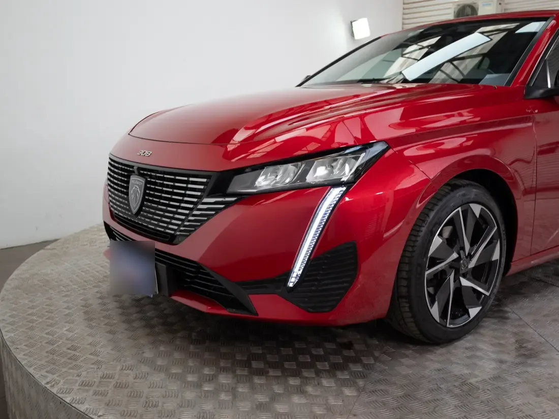 Peugeot 308 1.2 Allure Pack Puretech 130hp At año 2024