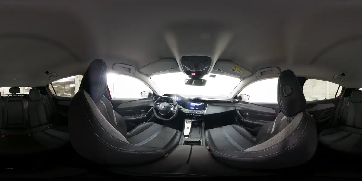 Peugeot 308 1.2 Allure Pack Puretech 130hp At año 2024