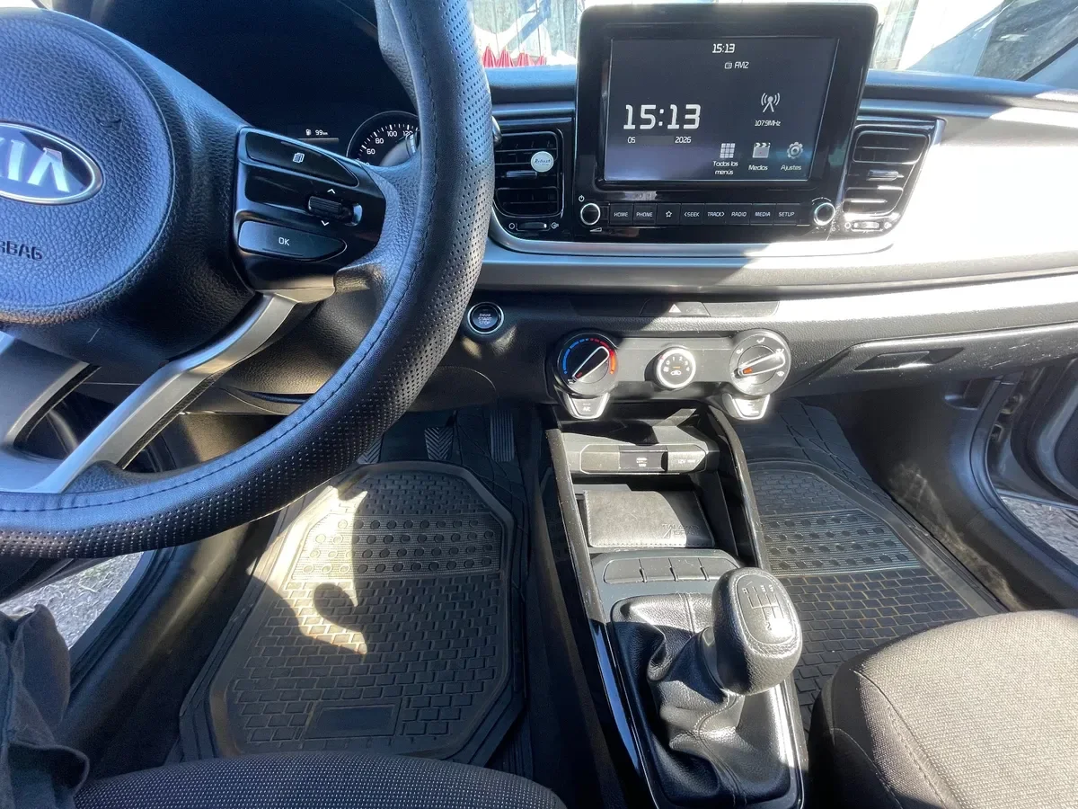 Kia Motors RIO 4 Rio 4 Ex 1.4l 6mt Full año 2021