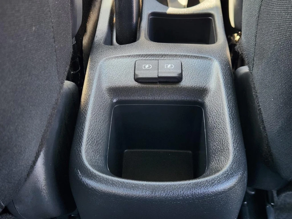 Nissan Versa 1.6 Sense 4x2 Mt 4p año 2025