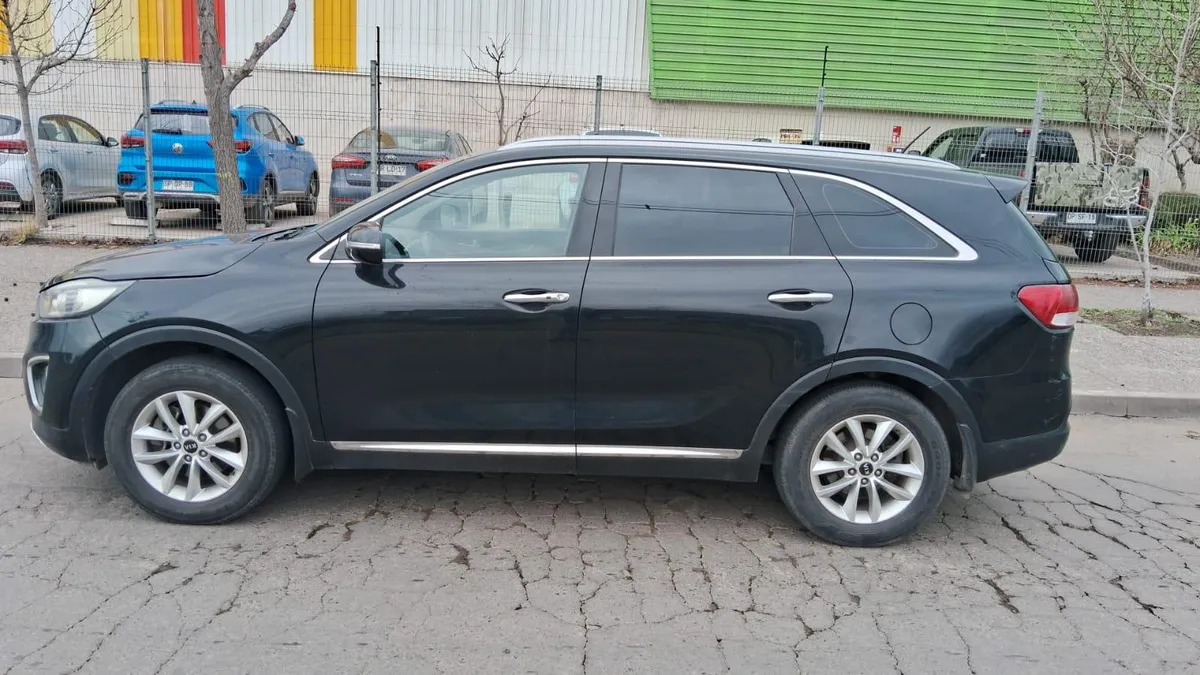 KIA MOTORS SORENTO 2.2 Ex At 4x4 Diesel año 2015