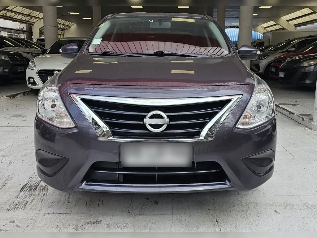 Nissan Versa Mt año 2021