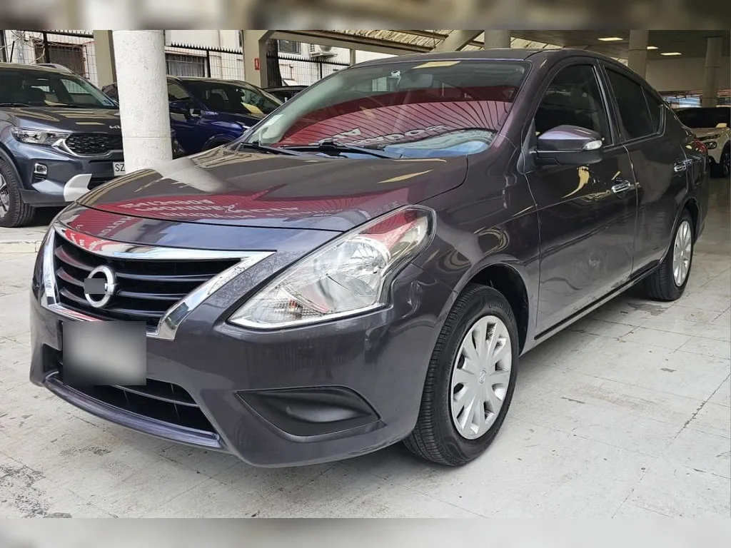 Nissan Versa Mt año 2021