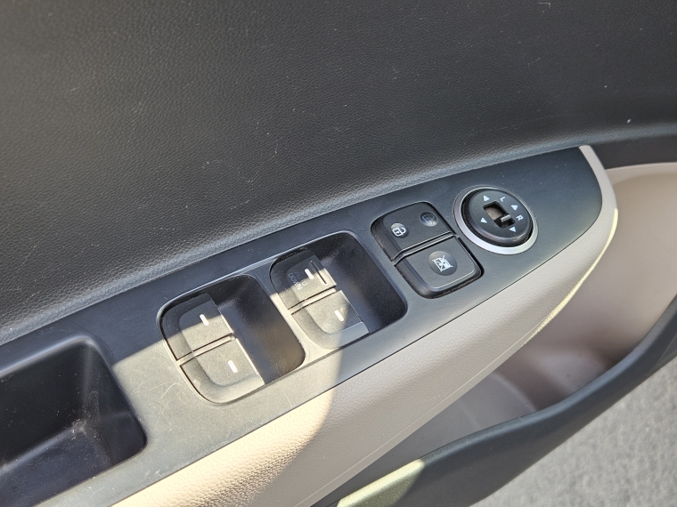 Hyundai I-10 Sdn Mt Gl 2ab Ac Pe 1.2 año 2018