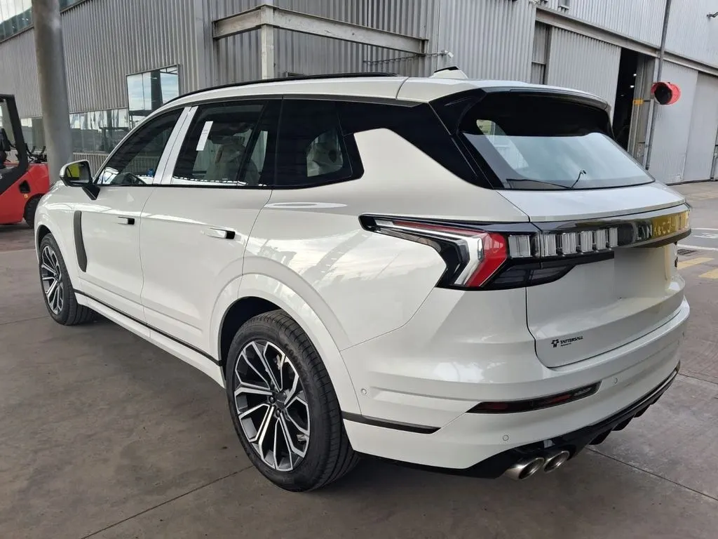 Lynk&Co 09 Halo año 2027