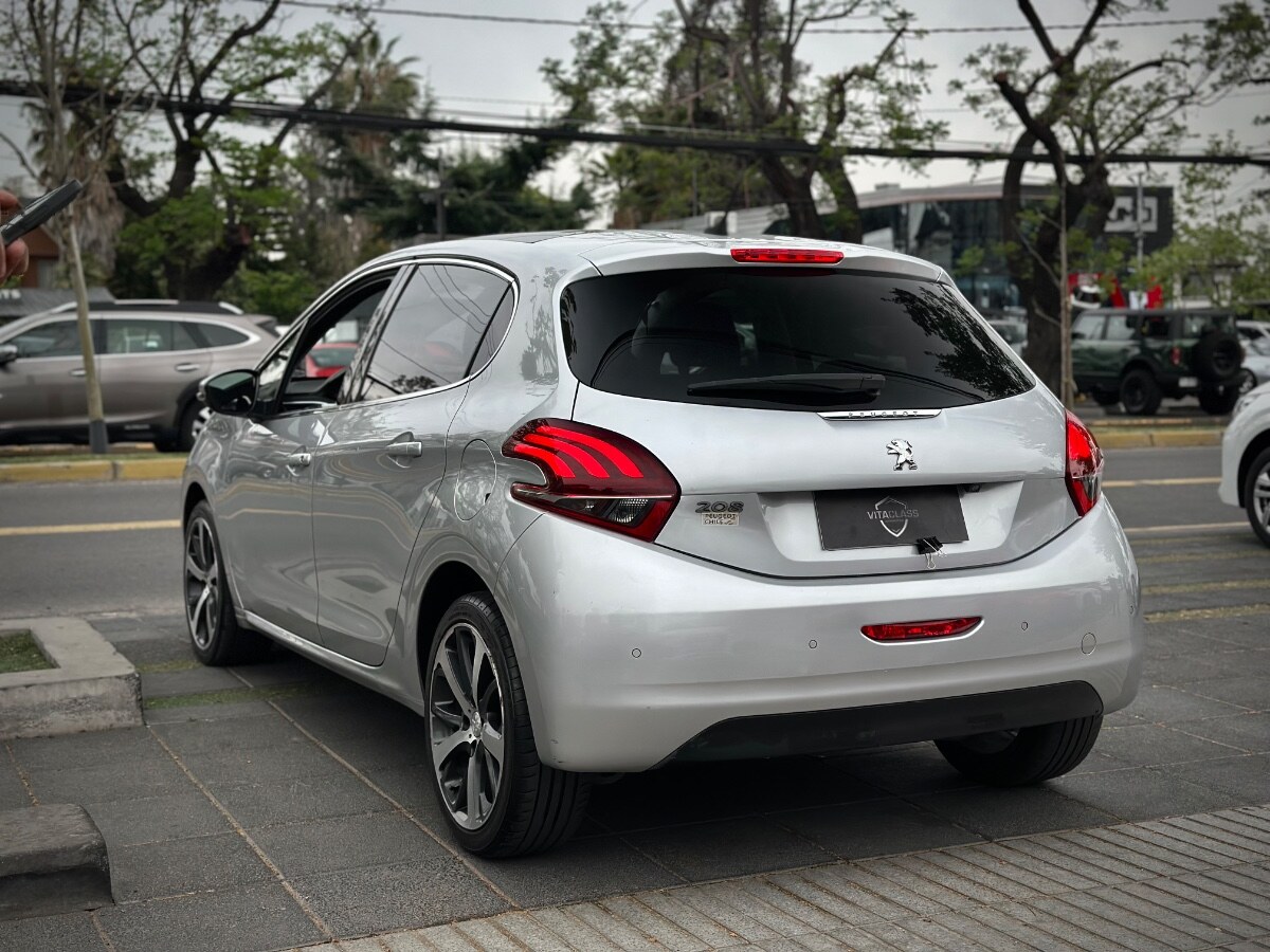 Peugeot 208 Bluehdi Allure Pack año 2019