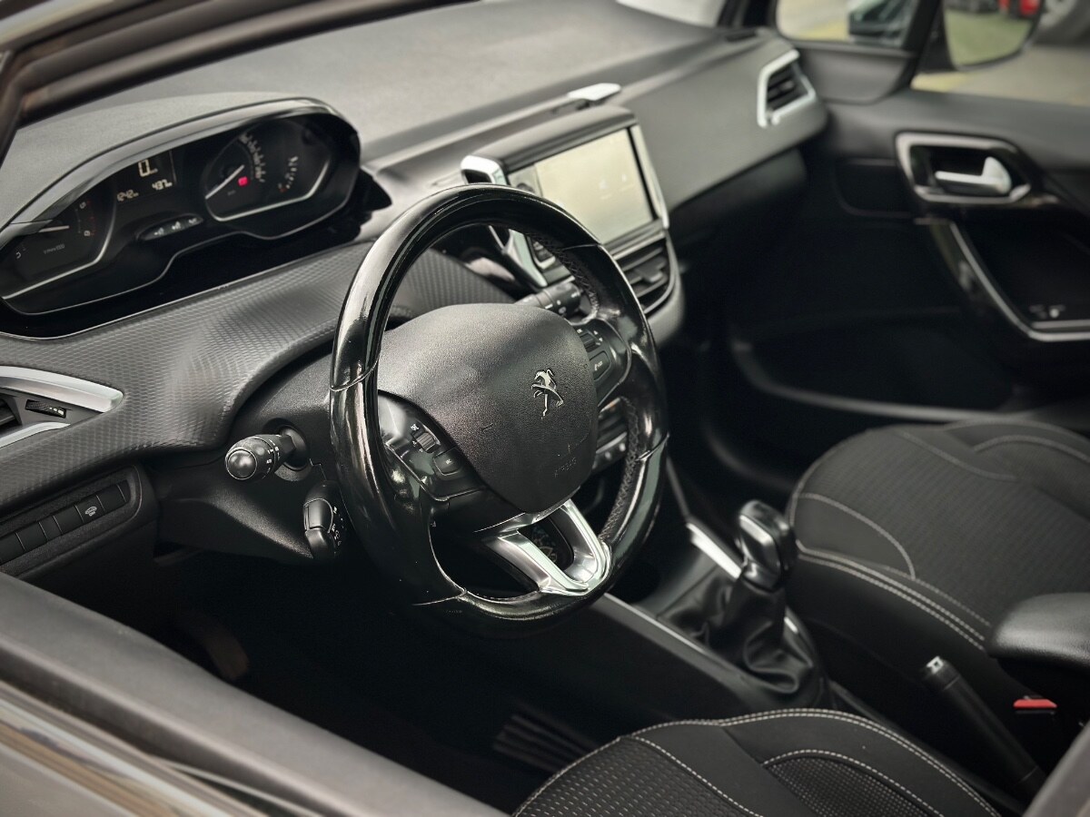 Peugeot 208 Bluehdi Allure Pack año 2019