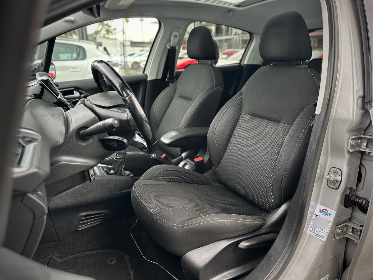 Peugeot 208 Bluehdi Allure Pack año 2019