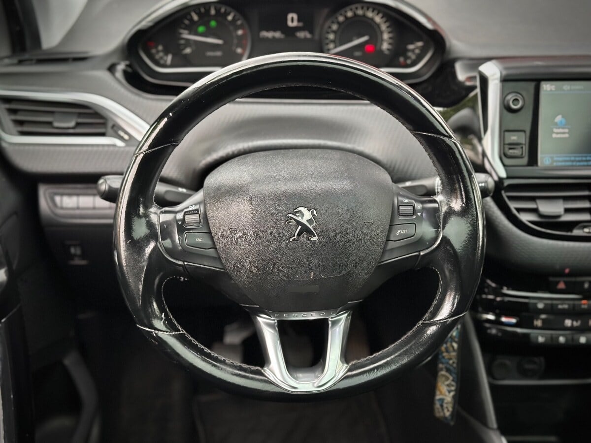 Peugeot 208 Bluehdi Allure Pack año 2019
