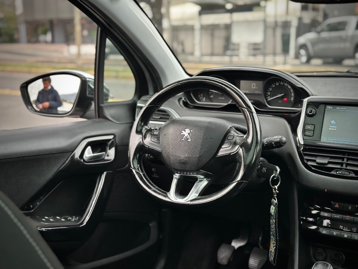 Peugeot 208 Bluehdi Allure Pack año 2019