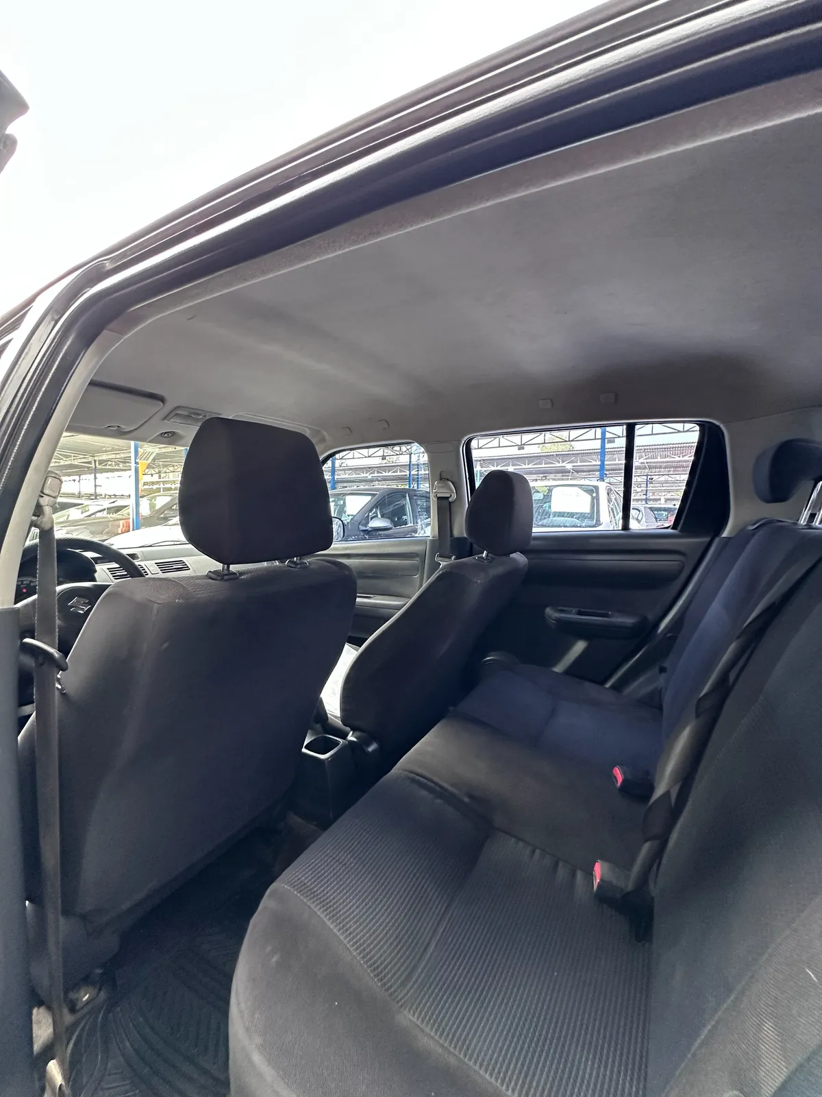 SUZUKI SWIFT 1.3 Gl Mt año 2011