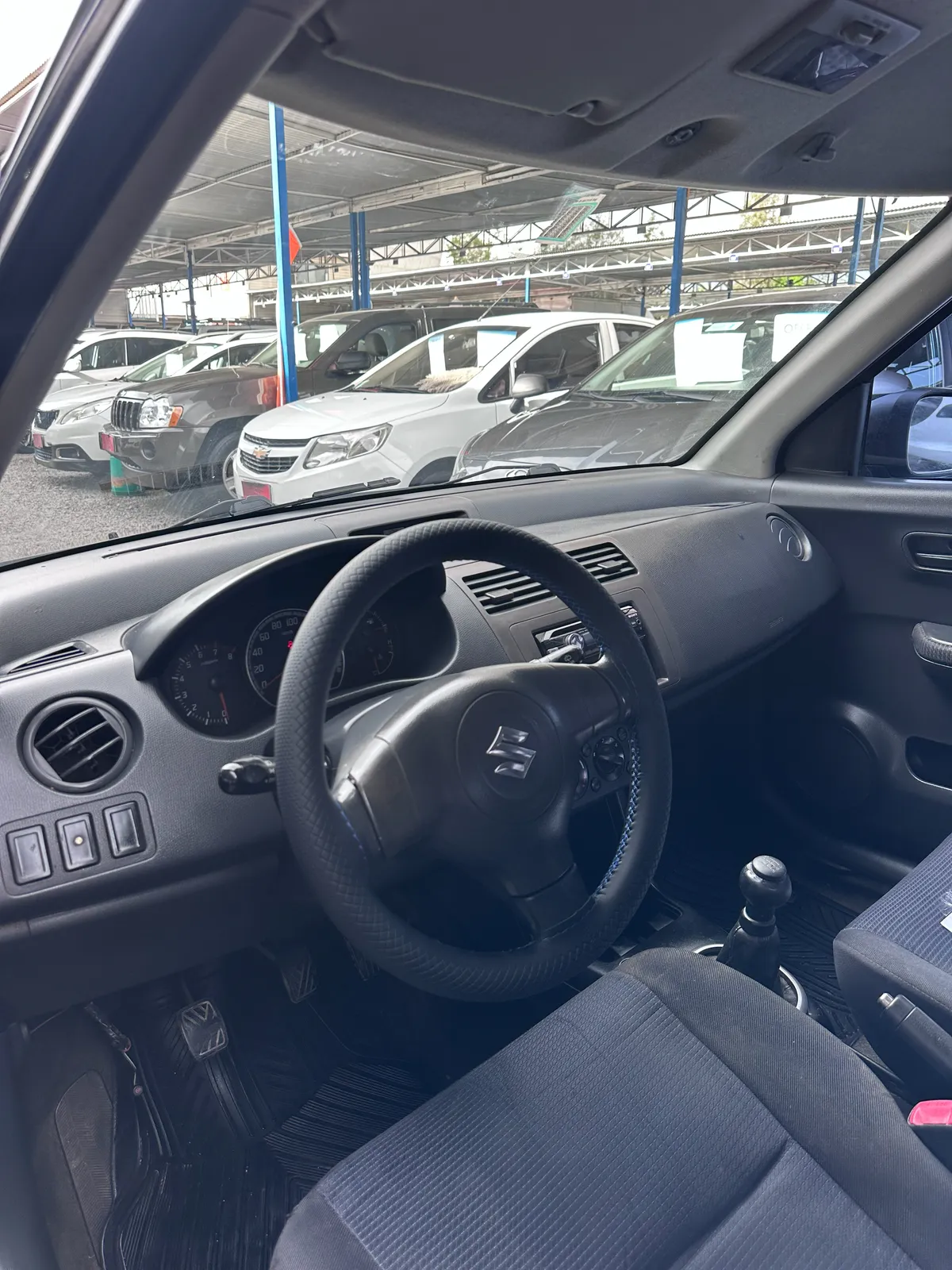 SUZUKI SWIFT 1.3 Gl Mt año 2011