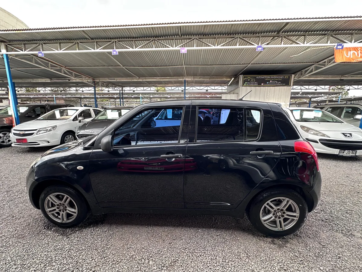 SUZUKI SWIFT 1.3 Gl Mt año 2011