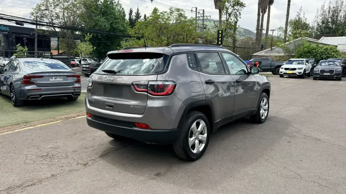 Jeep Compass Sport 2.4 Aut año 2018
