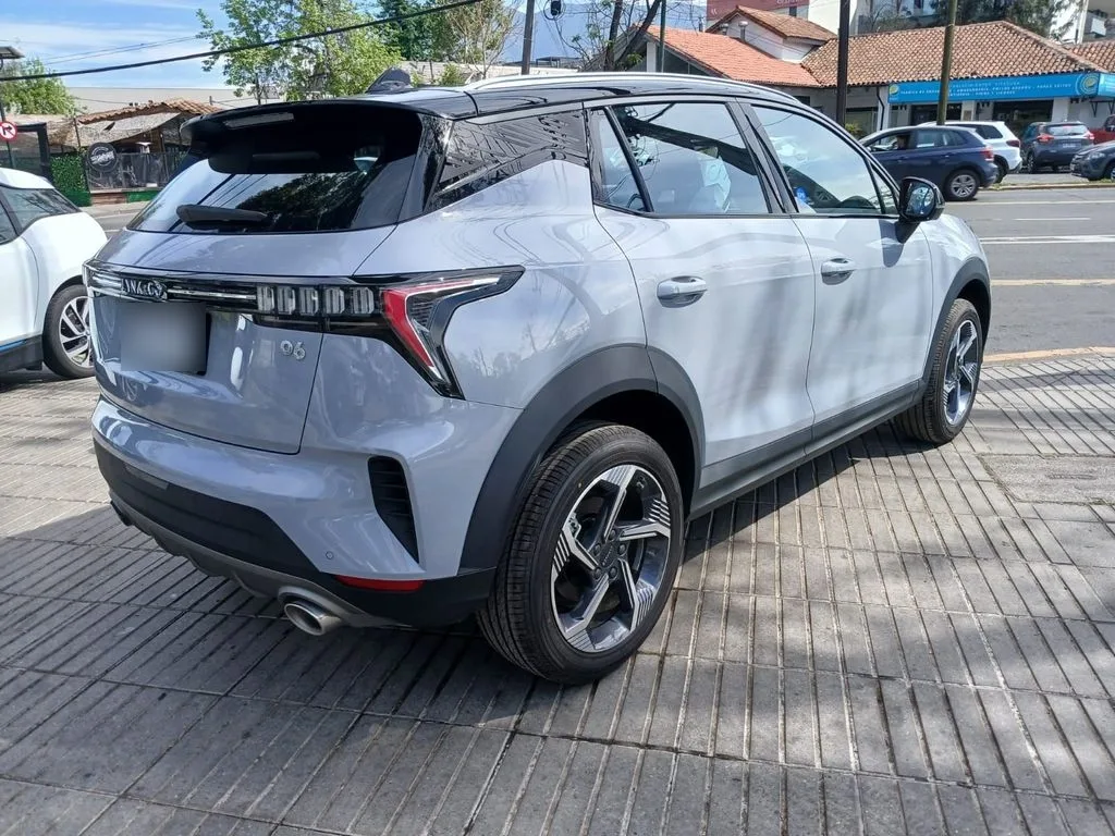 Lynk&Co 06 06 1.5t At Halo año 2027