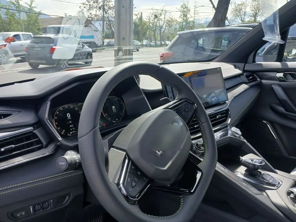 Lynk&Co 06 06 1.5t At Halo año 2027