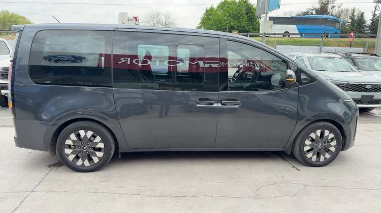 Hyundai Staria 2.2 Us4 Mb Luxury Crdi Diesel 4wd 9p At 5p año 2022