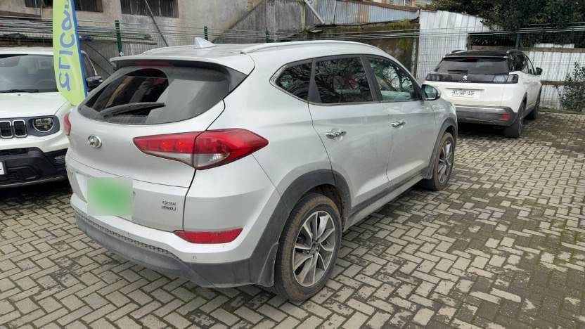 Hyundai Tucson 2.0 Crdi Diesel Premium Nav 4wd At 5p año 2018