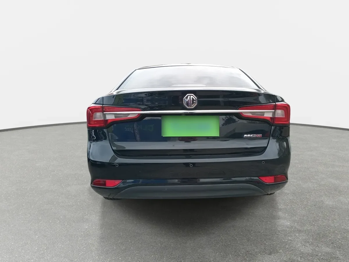 MG 5 1.5 Dlx 4x2 Mt 4p año 2024