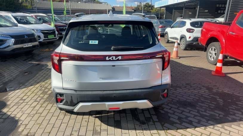 Kia Seltos 1.5 Ex 4x2 6mt 5p año 2024