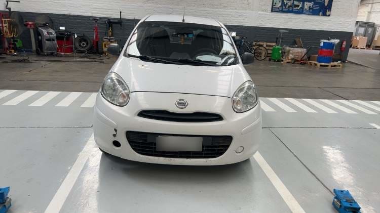 Nissan March 1.6 Active 4x2 Mt 5p año 2016