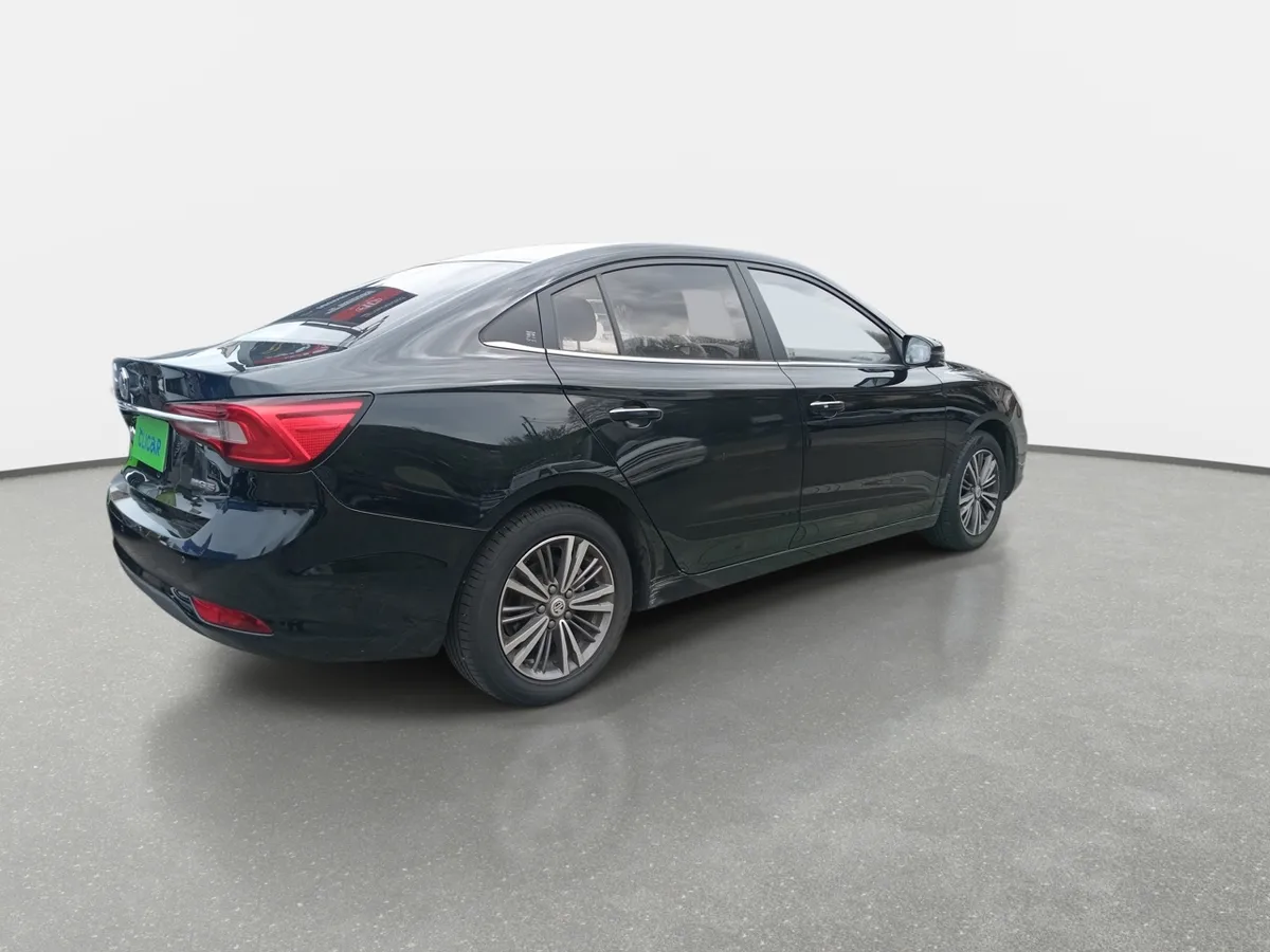 MG 5 1.5 Dlx 4x2 Mt 4p año 2024