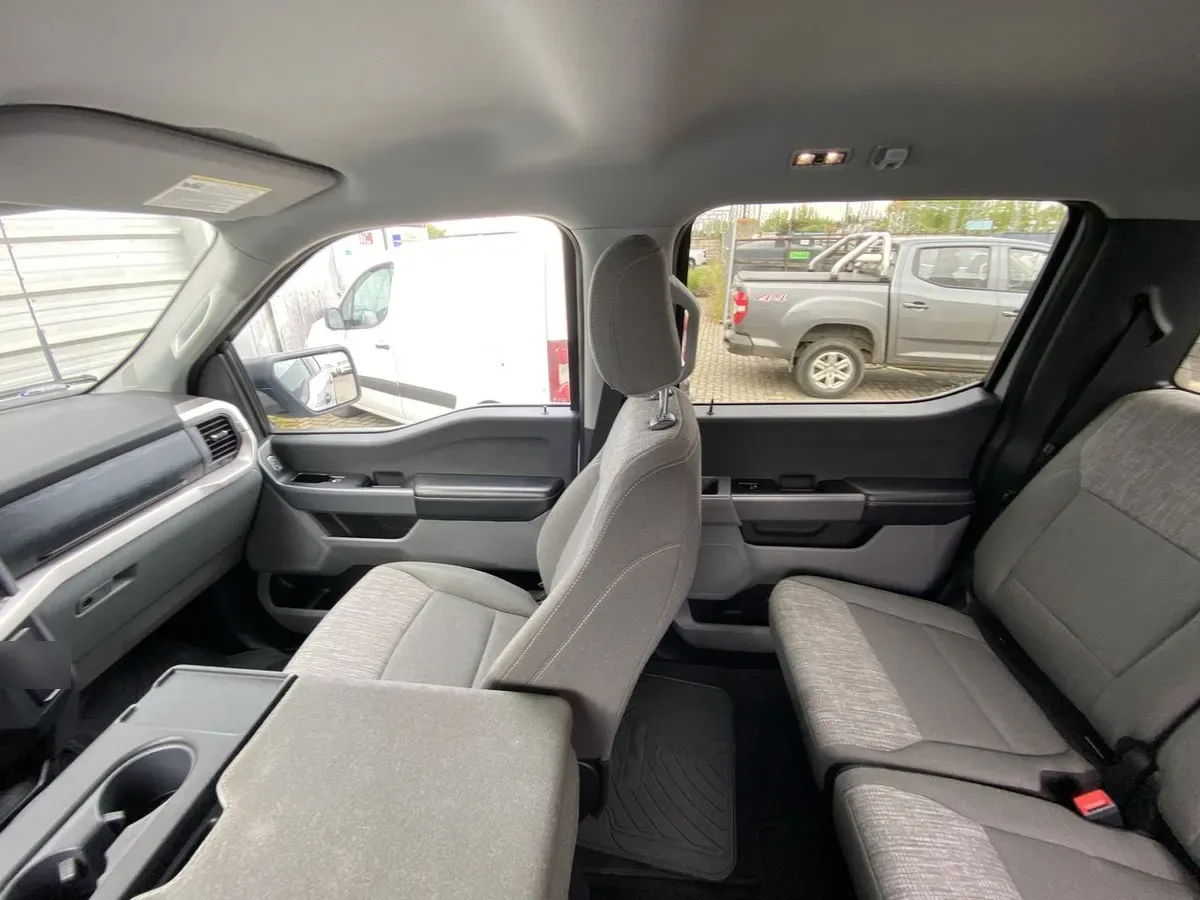 Ford F-150 3.3 Xlt Cc Dob. Cab. 4x2 At 4p año 2022