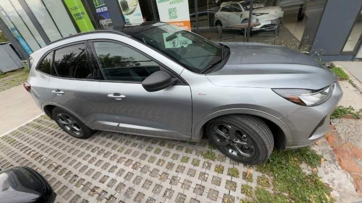 Ford Escape 2.5 St Line Fhev Hybrid Fwd At 5p año 2024