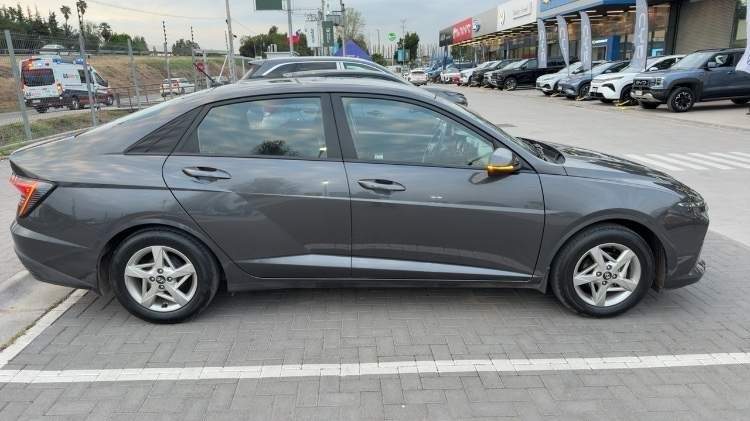 Hyundai Accent 1.5 Plus 4x2 Mt 4p año 2024