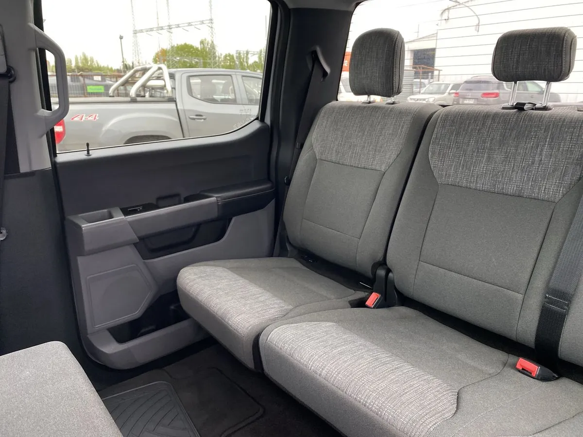 Ford F-150 3.3 Xlt Cc Dob. Cab. 4x2 At 4p año 2022