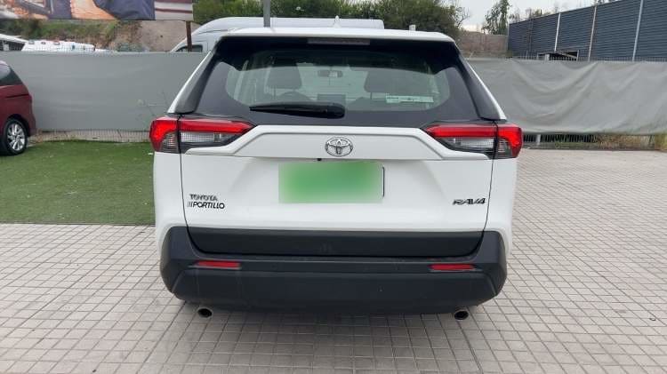 Toyota Rav 4 2.0 Le 4x2 Cvt At 5p año 2023