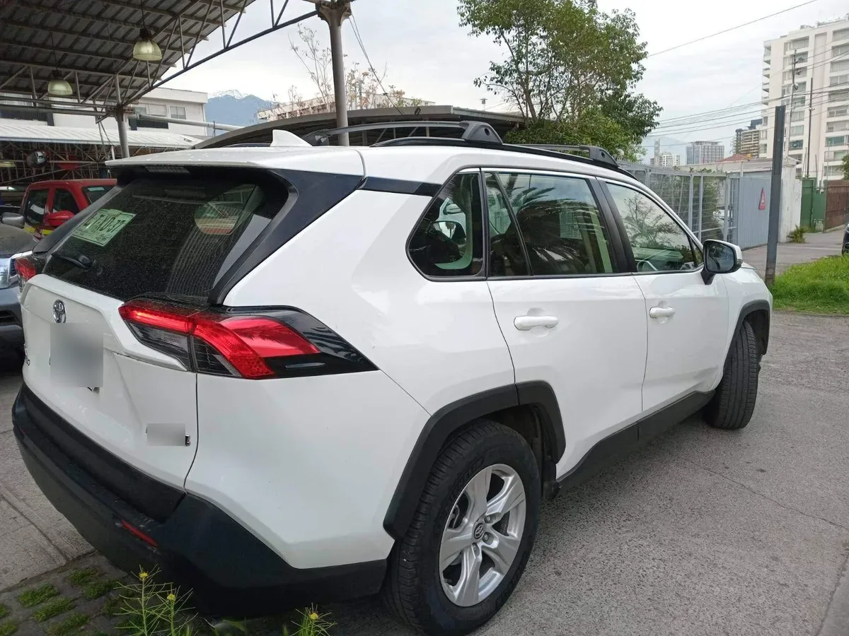 Toyota Rav 4 2.0 Le 4x2 Cvt At 5p año 2020